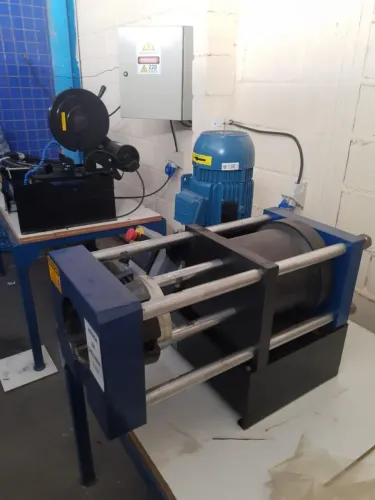 Máquina de prensar e máquina de corte + itens. Leia a descrição.