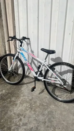 Bicicleta Wendy Aro 26 com 21 marchas 