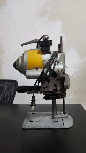 Máquina de Corte para Tecido Elétrica 127V - Pronta para Uso