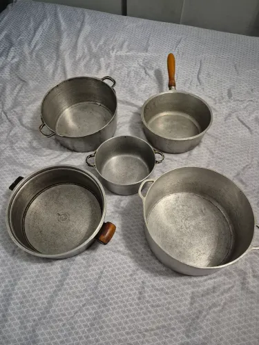 Vendo conjunto de Panelas de ferro