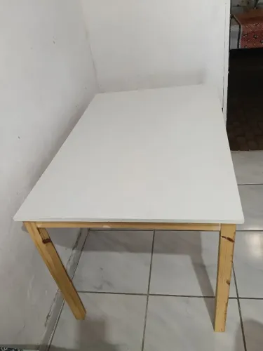 Mesa Fórmica/Pinus 120 x 80 Padrão Semi Nova.