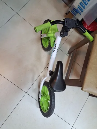Bicicleta sem pedal.