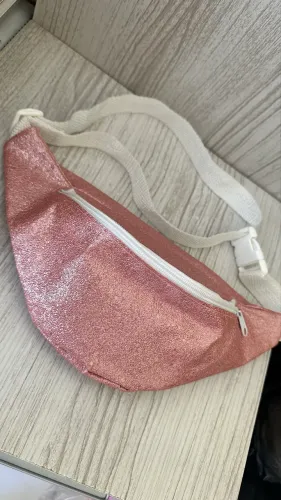 Pochete rosé com acabamento metalizado
