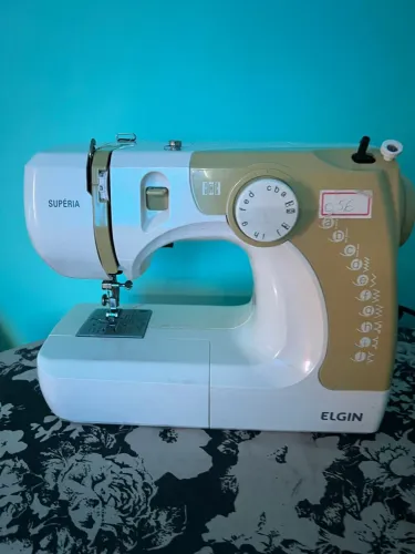 Máquina de costura 