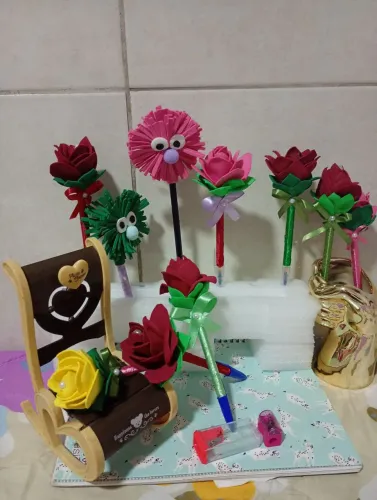 Canetas decoradas ,ponteira para lápis e chaveiros artesanais  em atacado(lotes)