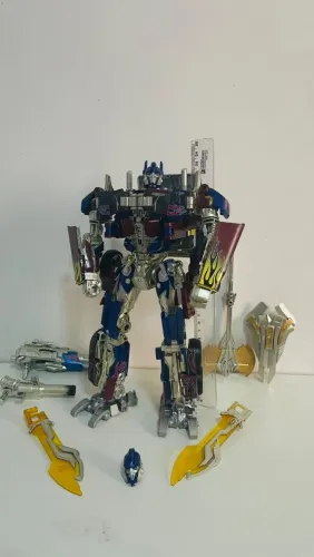 Action Figure Transformers Optimus Prime Metal + Armas Escala 1/6