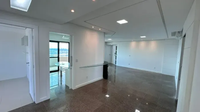 VIEIRALVES. COND. CASA BLANCA, 188m², 4 QTS S/ 3 SUITES, 3 VAGAS