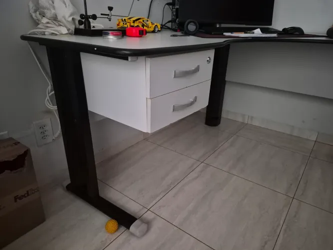 Mesa para escritório formato L