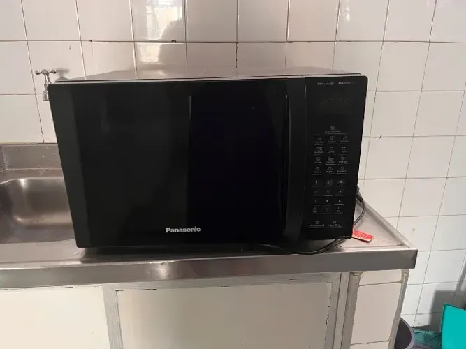 Negocio Microondas Parasonic black glass 34L preto