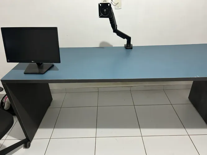 Mesa 100% MDF azul