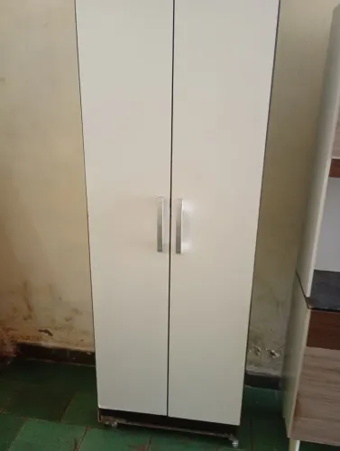 Armário multiuso