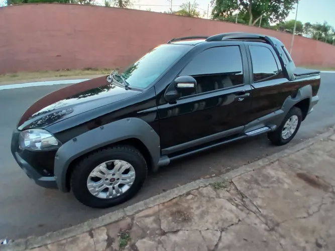 Fiat Strada Adventure1.8/ 1.8 Locker Flex CD 2012