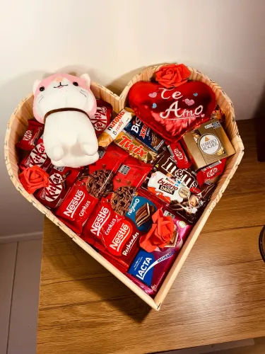 Dia dos Namorados- Coração de Chocolates Gigante - 50 cm