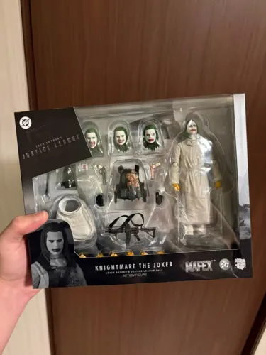 Mafex Joker / Coringa Zack Snyder Knightmare