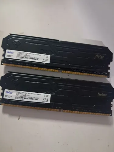 RAM 16gb ddr4 Netac seminovo (dois pentes de 8gb)