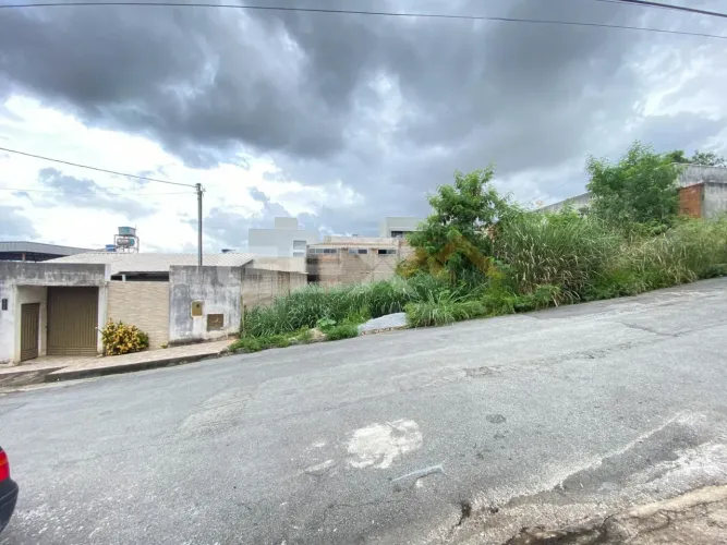 Terreno à Venda no Bairro Santa Marta em Divinópolis MG