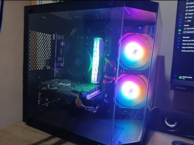 ? PC Gamer Ryzen 5 5600GT + RX580 8GB + 16GB RAM + SSD