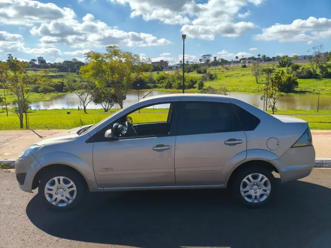 Ford Fiesta Sed. 1.6 8V Flex 4P 2013