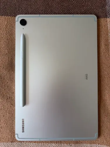Galaxy Tab S9 FE 10.9" Wi-Fi, 90Hz, 128GB, 6GB RAM, IP68 e Android 16.