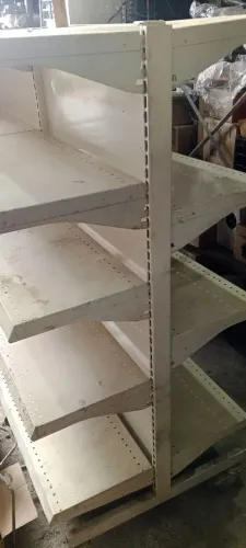 Estande de ferro Gôndola de Rodinha 