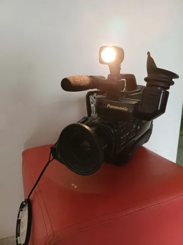 Filmadora Panasonic M3000 - Relíquia Funcional com Maleta e Acessórios