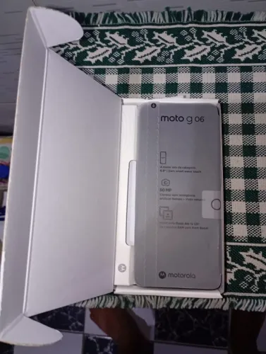 Vendo celular Motorola moto G06 novo completo na caixa com nota fiscal leia descrição