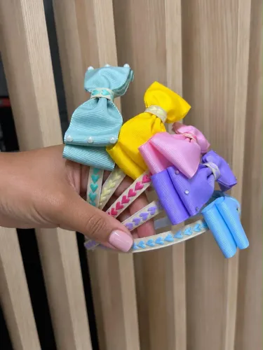? Tiaras e Laços Personalizados | Bebês, Crianças, Adultos e Pets