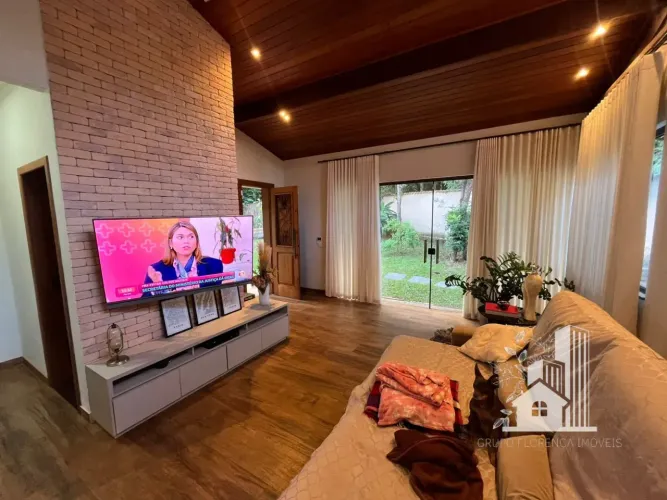 Casa de alto padrão com 3 quartos- Recanto da Aldeia- Brumadinho - MG