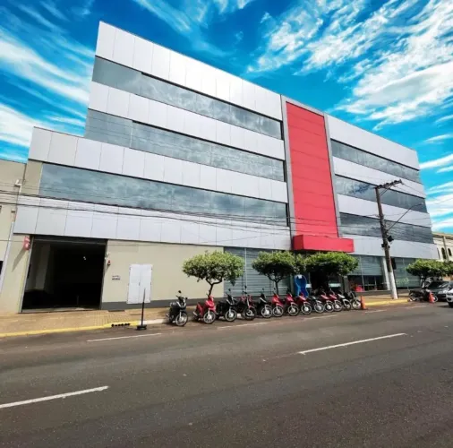 Sala Comercial para Aluguel - Centro, Rondonópolis (2 Andares, 1 Elevador, 1400 m²)