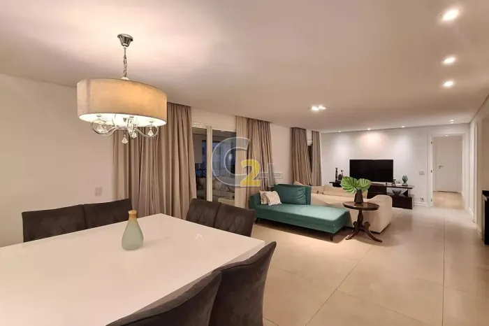 Apartamento á venda na Barra Funda, 3 quartos, 1 suíte, 2 vagas de garagem.