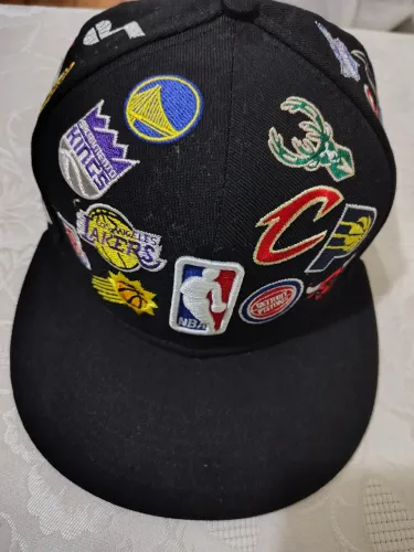 Boné NBA New Era C/ todas equipes da ligação, bordado