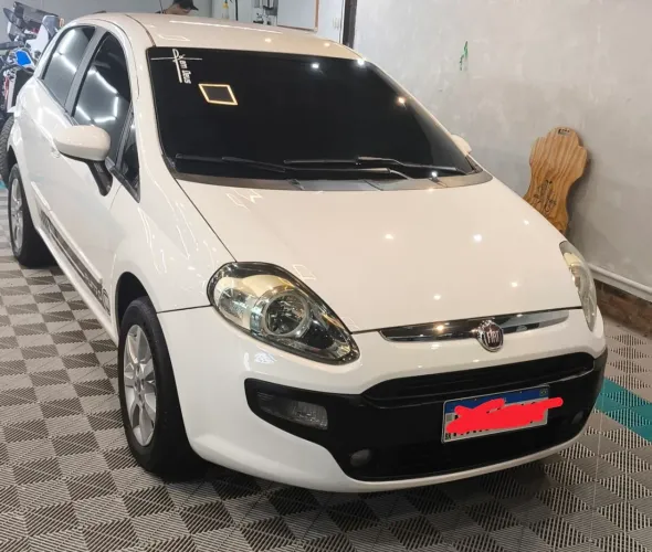 Fiat Punto Attractive 1.4 Fire Flex 8V 5P 2013