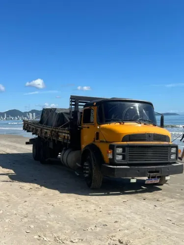 1113 truck carroceria