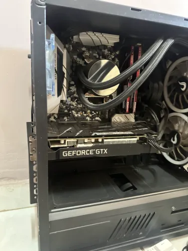 PC GAMER RYZEN 5 5600X GTX 1660 SUPER + PERIFERICOS DE ELITE