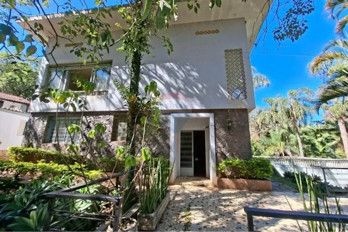 Casa em Águas de Lindóia com Terreno de 1.097 m² Próxima ao Balneário