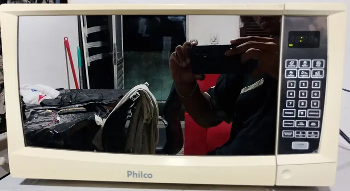 Microondas Philco Espelhado 20L