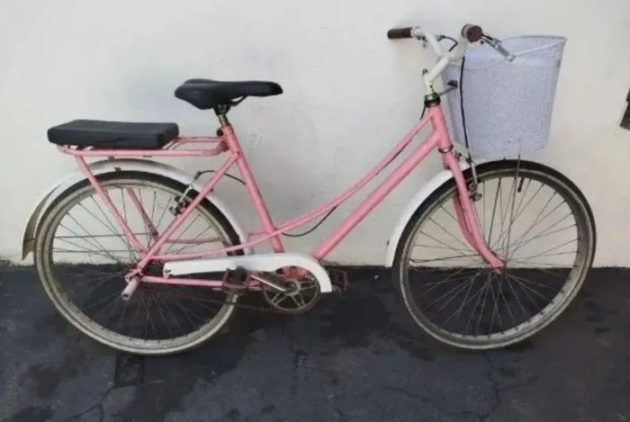 Bicicleta feminina aro 26.