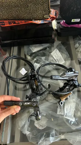 Freio Shimano Deore XT