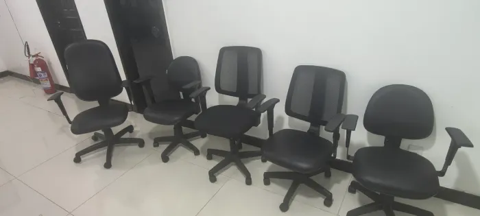 CADEIRAS GIRATÓRIAS DE ESCRITÓRIO