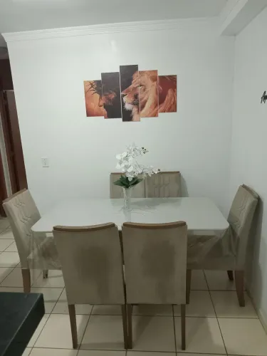 MESA GRANDE 6 CADEIRAS NOVA POUCO TEMPO DE USO