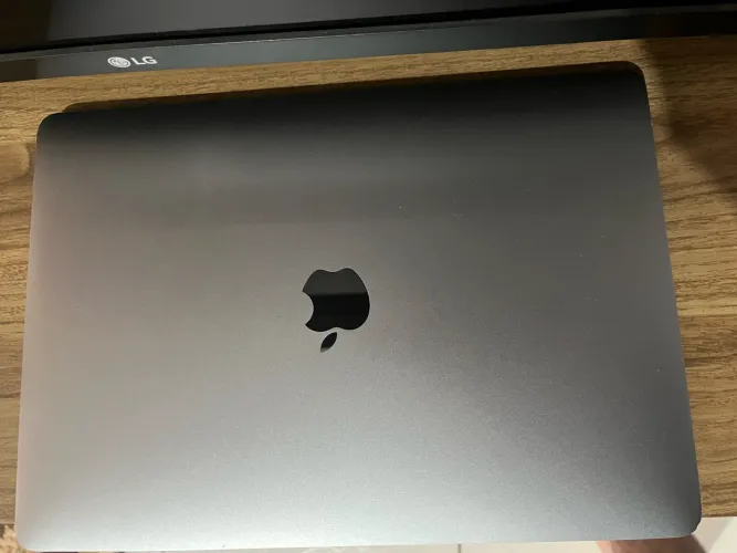 MacBook Pro 2017 i5 8g 128gb