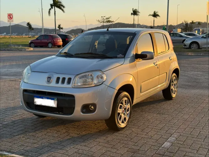 Fiat Uno Vivace Celeb. 1.0 EVO F.flex 8V 5P 2012