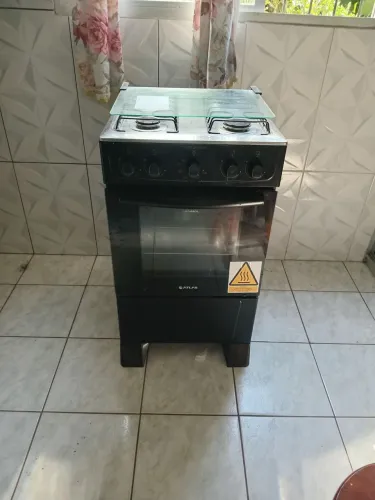 Vendo um fogão 4 boca motio estou indo embora