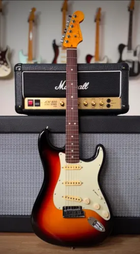 Guitarra Fender American Ultra 2024 - Zerada