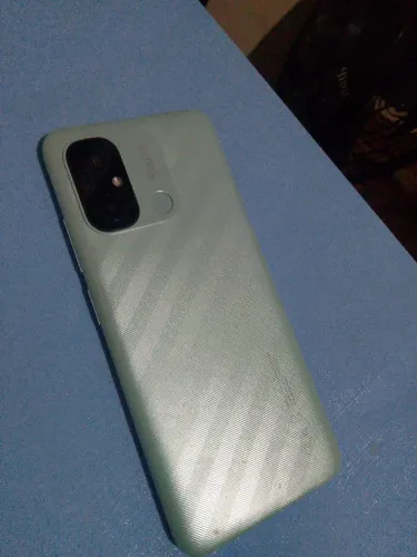 Celular redemi com a tela quebrada pra venda de pesas ou se quiser arrumar 128GB completo