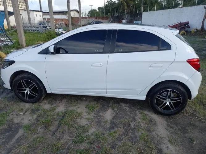 Chevrolet Onix Hatch LT 1.0 8V Flex Power Mec. 4P 2015
