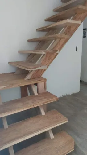 Pergolado e escada