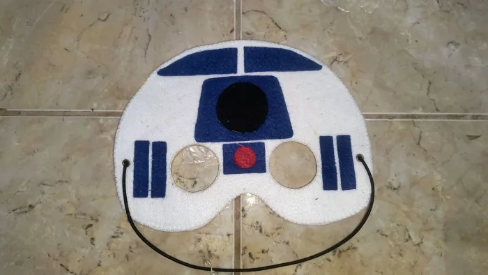 Máscara em feltro personagem  R2 - D2