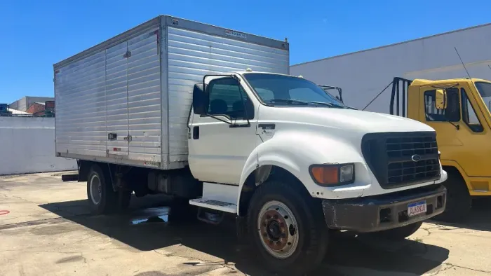 FORD F 12000 PITBULL