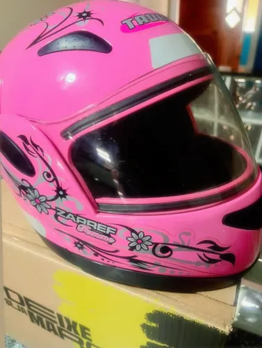 Capacete articulado novíssimo.
